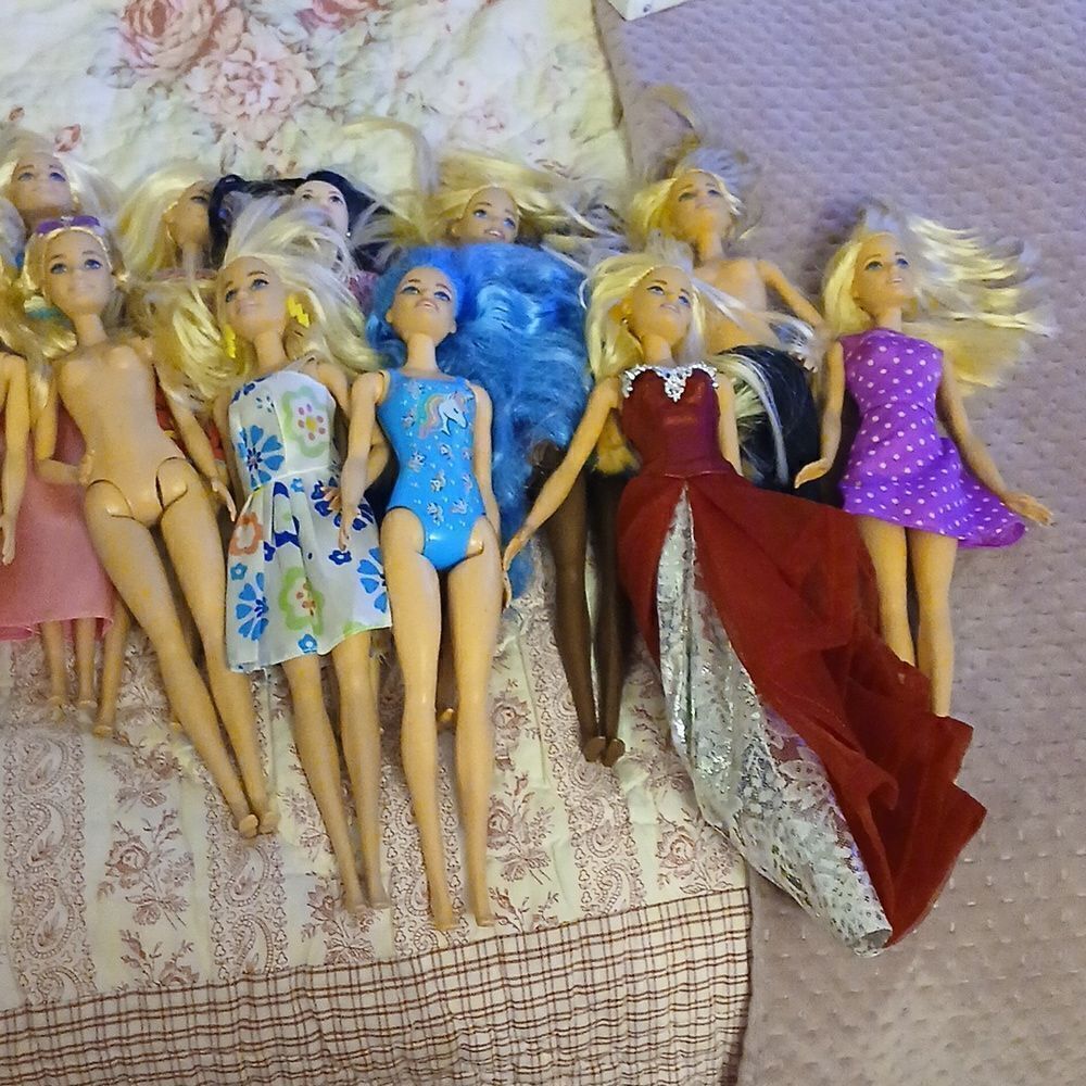 Barbie - Picture 3 of 3